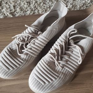 Apolo T, Cushionaire 9.5 beige sneaker